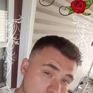 Meet your Posher, Devin